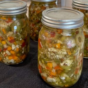 chicago style giardiniera in canning jars